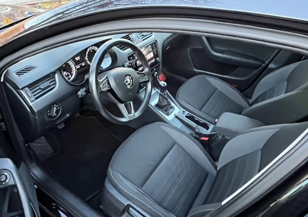 Skoda Octavia cena 48700 przebieg: 182555, rok produkcji 2017 z Pszczyna małe 742
